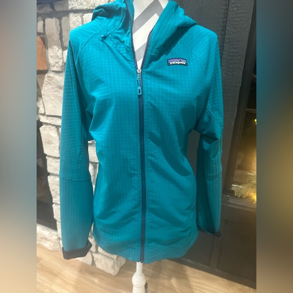Patagonia Women’s R1 TechFace Hoodie Zip Jacket Mako Blue Grid. SIze XL - Picture 4 of 5